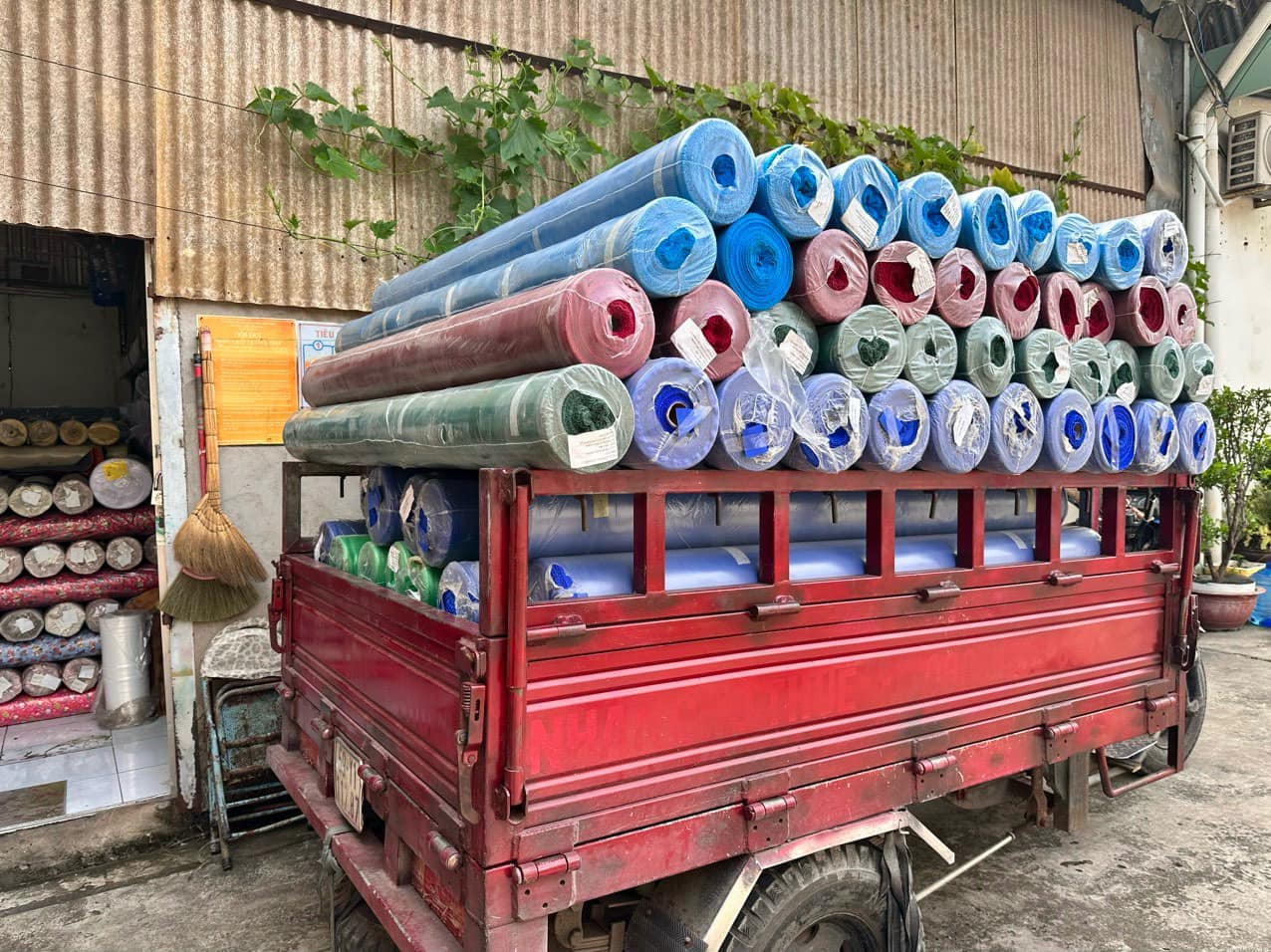 vải bạt PVC may ép làm bạt che nắng ban công