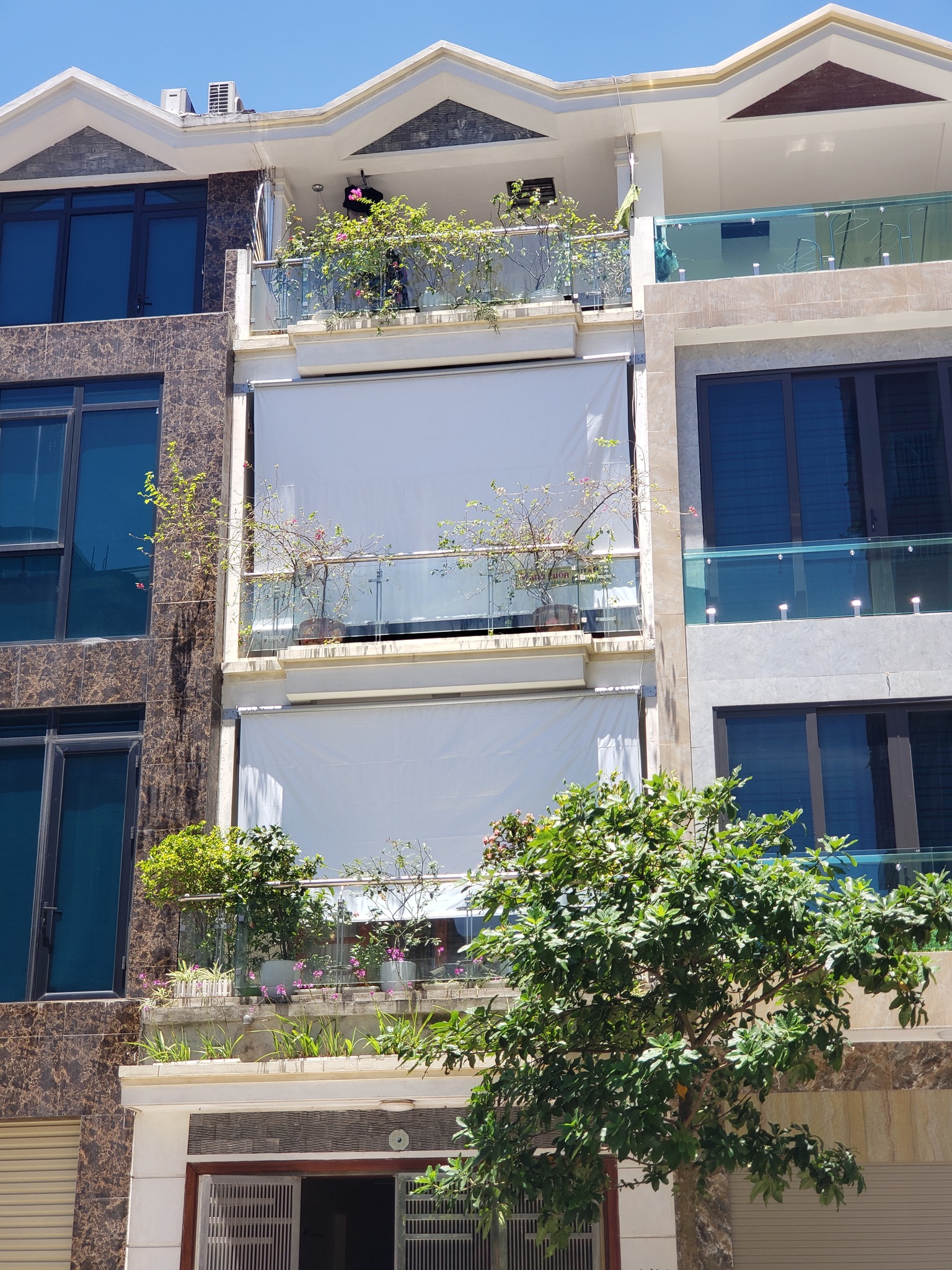 Mành bạt che nắng ban công